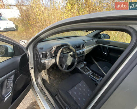 Сірий Опель Вектра, об'ємом двигуна 1.8 л та пробігом 240 тис. км за 2400 $, фото 2 на Automoto.ua