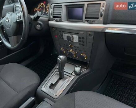 Сірий Опель Вектра, об'ємом двигуна 2.2 л та пробігом 170 тис. км за 4899 $, фото 9 на Automoto.ua