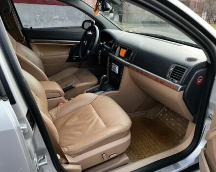 Серый Опель Вектра, объемом двигателя 2.8 л и пробегом 300 тыс. км за 7500 $, фото 3 на Automoto.ua