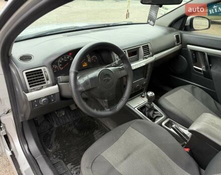 Сірий Опель Вектра, об'ємом двигуна 1.6 л та пробігом 300 тис. км за 4500 $, фото 5 на Automoto.ua