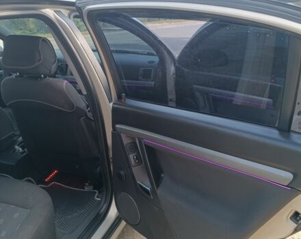 Сірий Опель Вектра, об'ємом двигуна 2.2 л та пробігом 240 тис. км за 4300 $, фото 4 на Automoto.ua