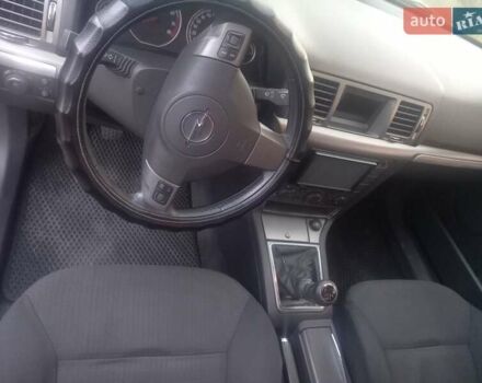 Серый Опель Вектра, объемом двигателя 1.8 л и пробегом 300 тыс. км за 4500 $, фото 1 на Automoto.ua