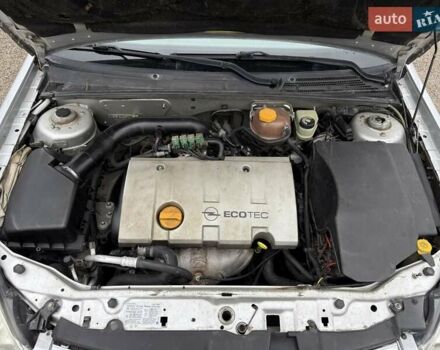 Сірий Опель Вектра, об'ємом двигуна 1.6 л та пробігом 300 тис. км за 4500 $, фото 23 на Automoto.ua