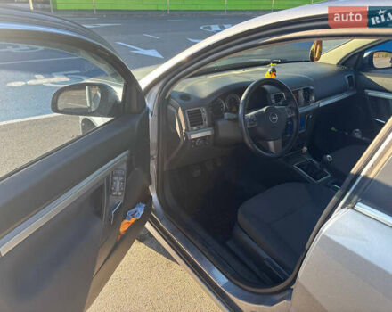 Сірий Опель Вектра, об'ємом двигуна 1.8 л та пробігом 251 тис. км за 5200 $, фото 11 на Automoto.ua