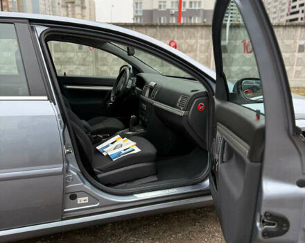 Сірий Опель Вектра, об'ємом двигуна 2.2 л та пробігом 56 тис. км за 8500 $, фото 9 на Automoto.ua