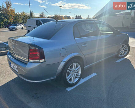 Сірий Опель Вектра, об'ємом двигуна 1.8 л та пробігом 251 тис. км за 5200 $, фото 2 на Automoto.ua