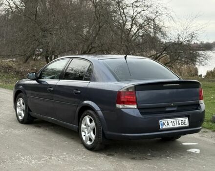 Сірий Опель Вектра, об'ємом двигуна 2.2 л та пробігом 277 тис. км за 5000 $, фото 1 на Automoto.ua
