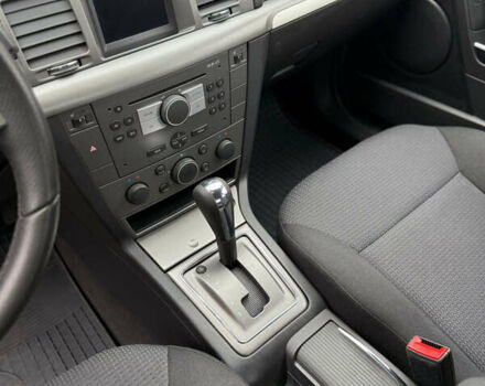 Сірий Опель Вектра, об'ємом двигуна 2.2 л та пробігом 56 тис. км за 8500 $, фото 13 на Automoto.ua