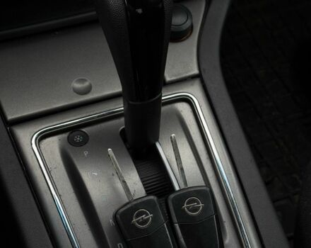 Сірий Опель Вектра, об'ємом двигуна 2.2 л та пробігом 277 тис. км за 5000 $, фото 14 на Automoto.ua