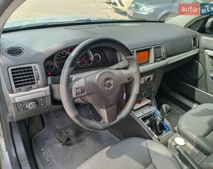 Сірий Опель Вектра, об'ємом двигуна 2.2 л та пробігом 261 тис. км за 5690 $, фото 20 на Automoto.ua