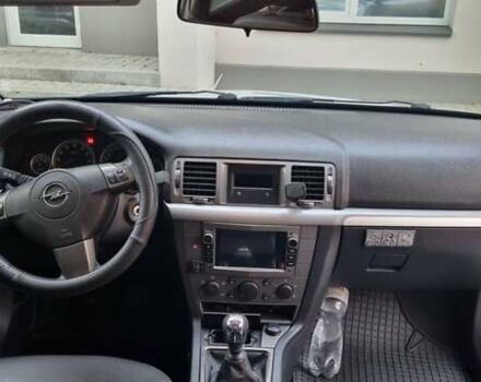 Сірий Опель Вектра, об'ємом двигуна 1.8 л та пробігом 173 тис. км за 4000 $, фото 4 на Automoto.ua