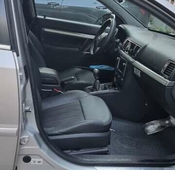 Сірий Опель Вектра, об'ємом двигуна 1.8 л та пробігом 173 тис. км за 4000 $, фото 2 на Automoto.ua