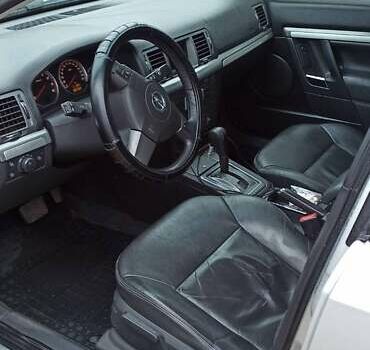 Сірий Опель Вектра, об'ємом двигуна 2.2 л та пробігом 369 тис. км за 6000 $, фото 2 на Automoto.ua