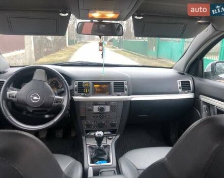 Серый Опель Вектра, объемом двигателя 1.8 л и пробегом 158 тыс. км за 8000 $, фото 4 на Automoto.ua