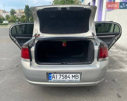 Сірий Опель Вектра, об'ємом двигуна 2.2 л та пробігом 190 тис. км за 5800 $, фото 5 на Automoto.ua