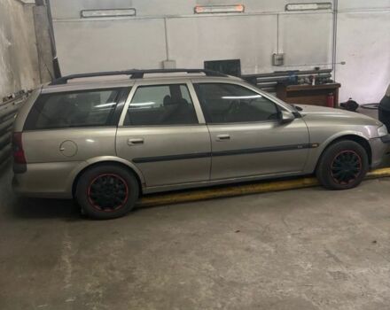 Серый Опель Вектра, объемом двигателя 2.2 л и пробегом 300 тыс. км за 999 $, фото 1 на Automoto.ua