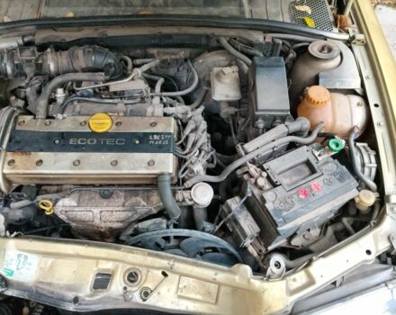 Серый Опель Вектра, объемом двигателя 1.8 л и пробегом 305 тыс. км за 500 $, фото 4 на Automoto.ua