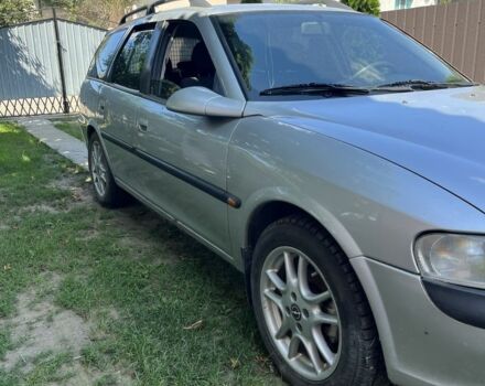 Сірий Опель Вектра, об'ємом двигуна 1.8 л та пробігом 280 тис. км за 1980 $, фото 1 на Automoto.ua