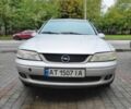 Сірий Опель Вектра, об'ємом двигуна 1.8 л та пробігом 370 тис. км за 1500 $, фото 1 на Automoto.ua