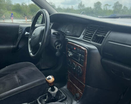 Сірий Опель Вектра, об'ємом двигуна 2 л та пробігом 320 тис. км за 1999 $, фото 6 на Automoto.ua