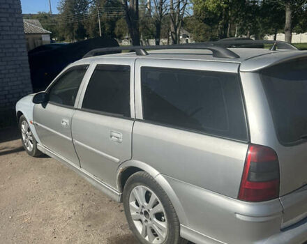 Сірий Опель Вектра, об'ємом двигуна 2.2 л та пробігом 370 тис. км за 2000 $, фото 2 на Automoto.ua