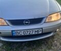 Сірий Опель Вектра, об'ємом двигуна 2 л та пробігом 300 тис. км за 1993 $, фото 5 на Automoto.ua