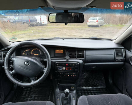 Сірий Опель Вектра, об'ємом двигуна 1.8 л та пробігом 216 тис. км за 3300 $, фото 17 на Automoto.ua