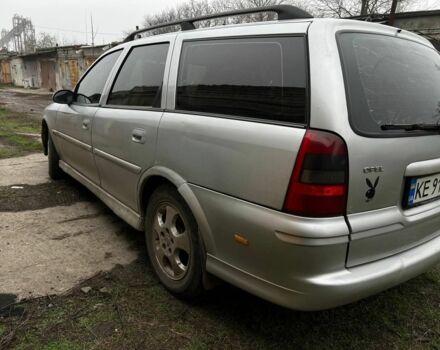 Серый Опель Вектра, объемом двигателя 2 л и пробегом 330 тыс. км за 2500 $, фото 5 на Automoto.ua