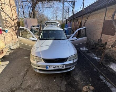 Серый Опель Вектра, объемом двигателя 1.8 л и пробегом 350 тыс. км за 2500 $, фото 5 на Automoto.ua