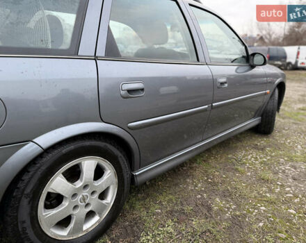 Сірий Опель Вектра, об'ємом двигуна 1.8 л та пробігом 216 тис. км за 3300 $, фото 7 на Automoto.ua