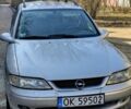 Серый Опель Вектра, объемом двигателя 2 л и пробегом 273 тыс. км за 2000 $, фото 1 на Automoto.ua