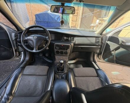 Серый Опель Вектра, объемом двигателя 1.8 л и пробегом 350 тыс. км за 2500 $, фото 6 на Automoto.ua