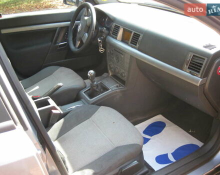 Серый Опель Вектра, объемом двигателя 2.17 л и пробегом 237 тыс. км за 4650 $, фото 10 на Automoto.ua