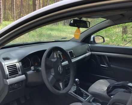 Серый Опель Вектра, объемом двигателя 2 л и пробегом 280 тыс. км за 2149 $, фото 20 на Automoto.ua
