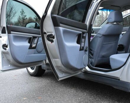 Сірий Опель Вектра, об'ємом двигуна 2 л та пробігом 182 тис. км за 4200 $, фото 18 на Automoto.ua