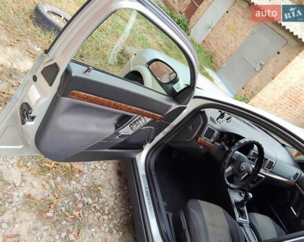 Опель Вектра 2004 в Полтаве на Automoto.ua Серый Опель Вектра, объемом двигателя 2.2 л и пробегом 252 тыс. км за 5300 $, фото 7 на Automoto.ua