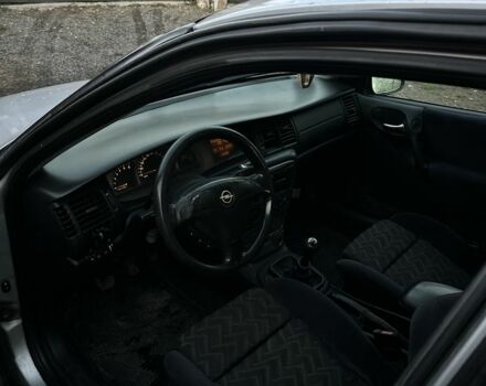 Сірий Опель Вектра, об'ємом двигуна 2 л та пробігом 260 тис. км за 1200 $, фото 6 на Automoto.ua