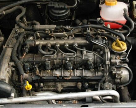 Опель Вектра 2004 в Радехове на Automoto.ua Серый Опель Вектра, объемом двигателя 1.9 л и пробегом 2 тыс. км за 4000 $, фото 3 на Automoto.ua