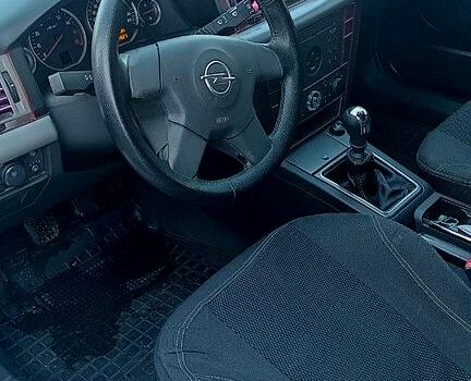 Сірий Опель Вектра, об'ємом двигуна 1.8 л та пробігом 218 тис. км за 3800 $, фото 3 на Automoto.ua