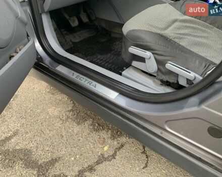 Опель Вектра 2004 в Киеве на Automoto.ua Серый Опель Вектра, объемом двигателя 2.02 л и пробегом 384 тыс. км за 3452 $, фото 49 на Automoto.ua