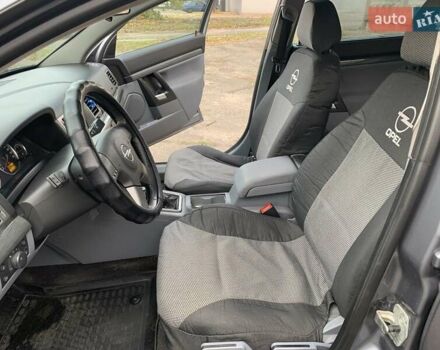 Опель Вектра 2004 в Киеве на Automoto.ua Серый Опель Вектра, объемом двигателя 2.02 л и пробегом 384 тыс. км за 3452 $, фото 74 на Automoto.ua