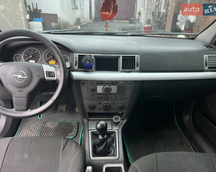 Серый Опель Вектра, объемом двигателя 1.9 л и пробегом 400 тыс. км за 5000 $, фото 4 на Automoto.ua