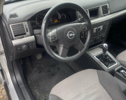 Сірий Опель Вектра, об'ємом двигуна 1.8 л та пробігом 276 тис. км за 4999 $, фото 2 на Automoto.ua