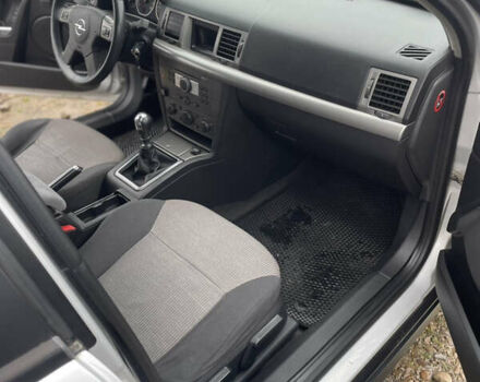 Сірий Опель Вектра, об'ємом двигуна 1.8 л та пробігом 276 тис. км за 4999 $, фото 3 на Automoto.ua