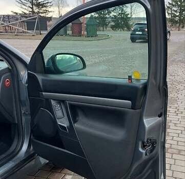 Серый Опель Вектра, объемом двигателя 2.2 л и пробегом 287 тыс. км за 4000 $, фото 8 на Automoto.ua