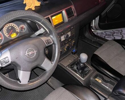 Серый Опель Вектра, объемом двигателя 1.9 л и пробегом 290 тыс. км за 3900 $, фото 1 на Automoto.ua