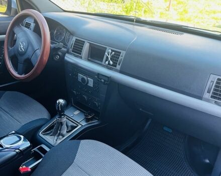 Серый Опель Вектра, объемом двигателя 2 л и пробегом 380 тыс. км за 4700 $, фото 6 на Automoto.ua