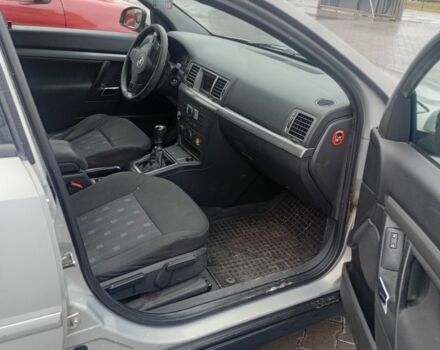 Серый Опель Вектра, объемом двигателя 0 л и пробегом 300 тыс. км за 2400 $, фото 1 на Automoto.ua