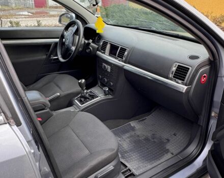 Сірий Опель Вектра, об'ємом двигуна 1.9 л та пробігом 213 тис. км за 2750 $, фото 9 на Automoto.ua