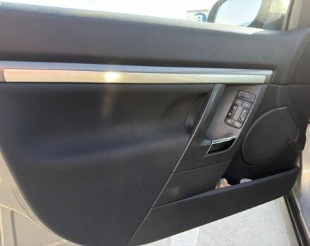 Сірий Опель Вектра, об'ємом двигуна 1.9 л та пробігом 242 тис. км за 2900 $, фото 4 на Automoto.ua